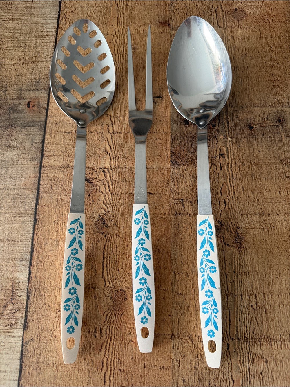 VTG Blue Cornflower Serving Itensils